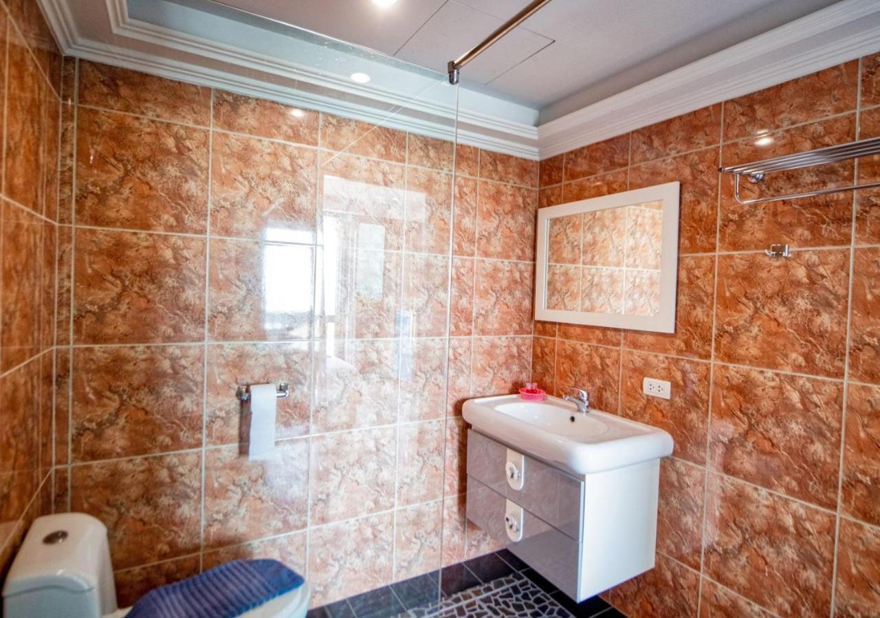 Akvavit Living Hotel Bãi biển Jomtien Ngoại thất bức ảnh